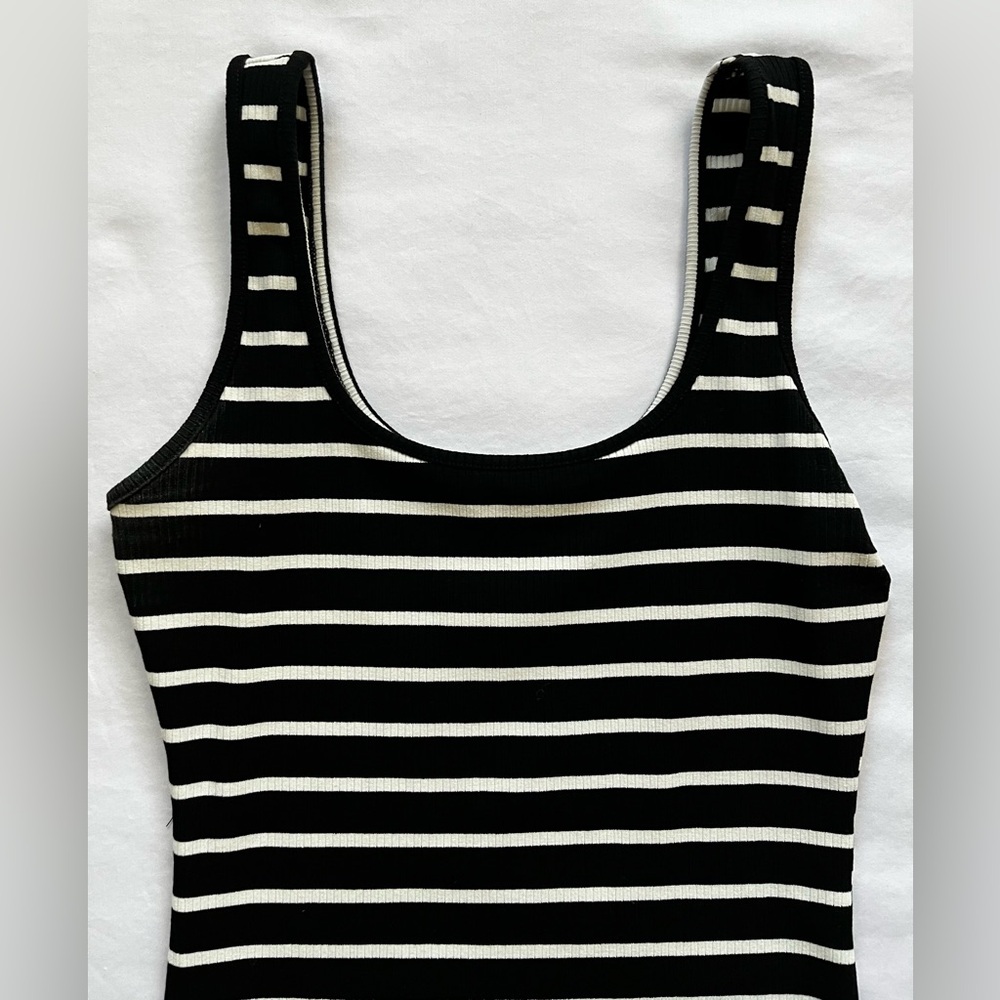 Stretchy Ribbed Tank Top - Picture 2 of 7